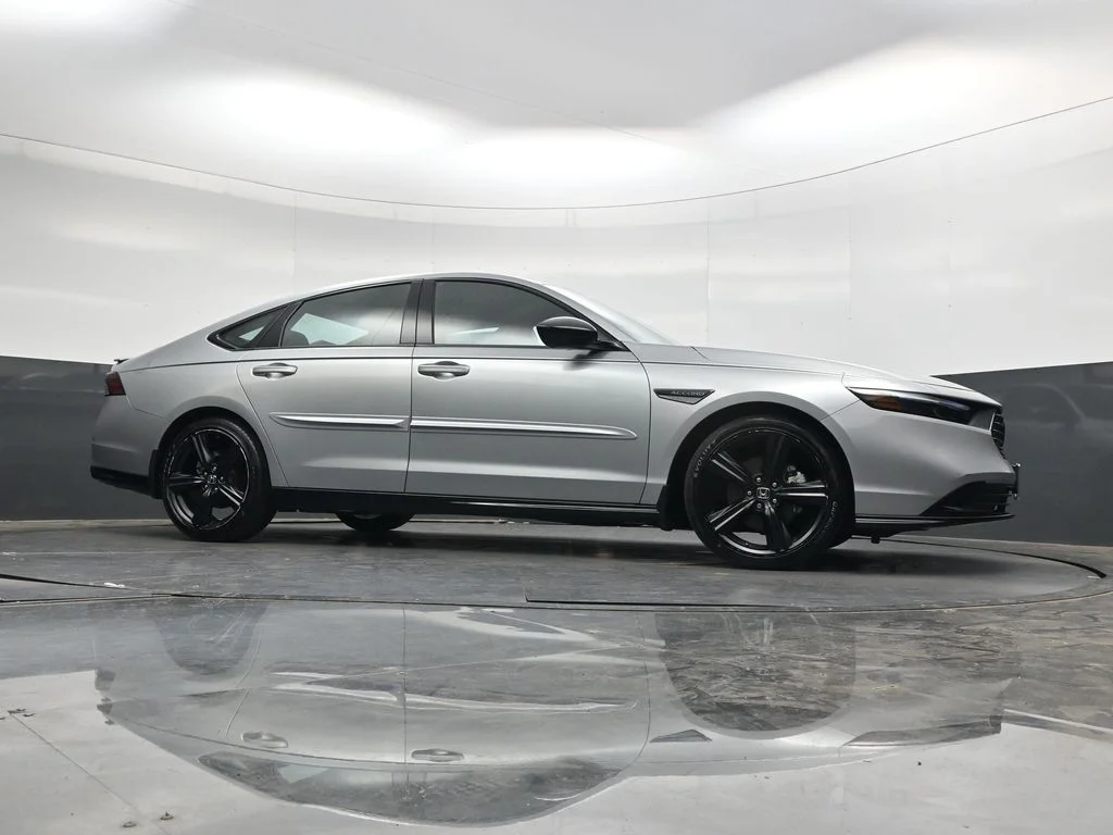 Used 2024 Solar Silver Metallic Honda Sport-L image 30