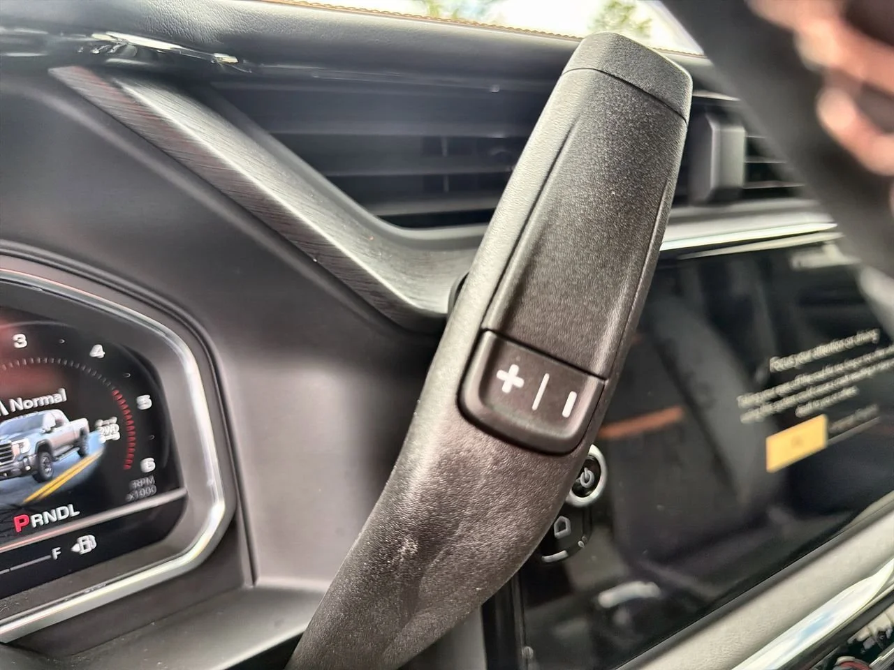 Used 2025 Summit White GMC AT4 image 14