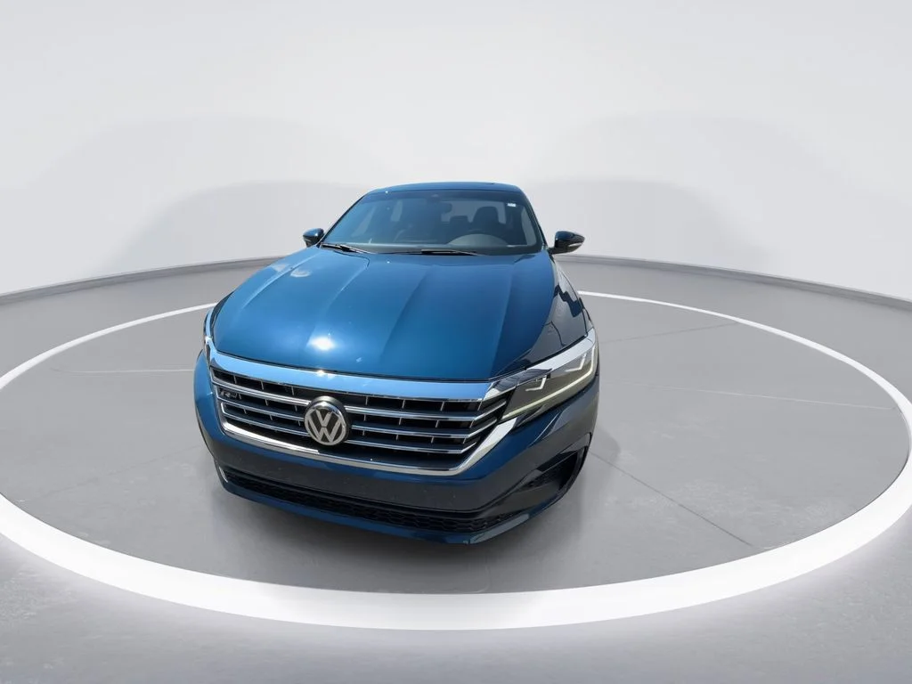 Used 2021 Blue Volkswagen 2.0T R-Line image 3