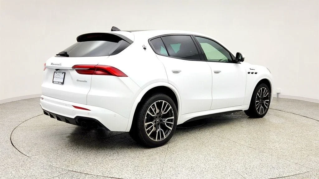 Used 2023 Bianco Maserati Modena AWD image 5
