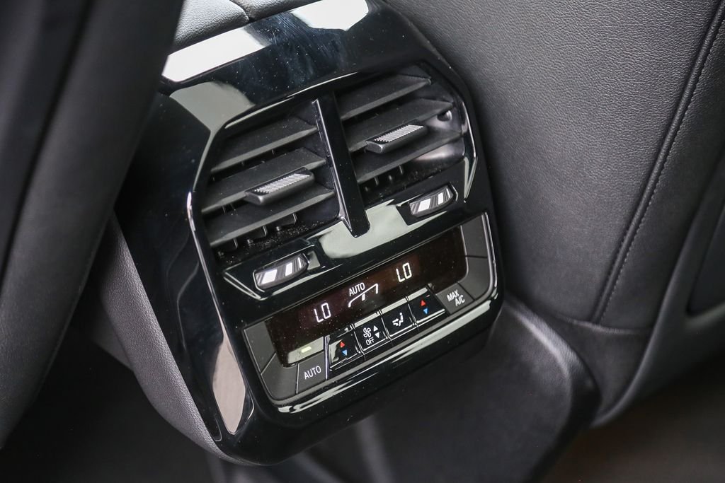 2025 BMW iX 50 - Photo 15