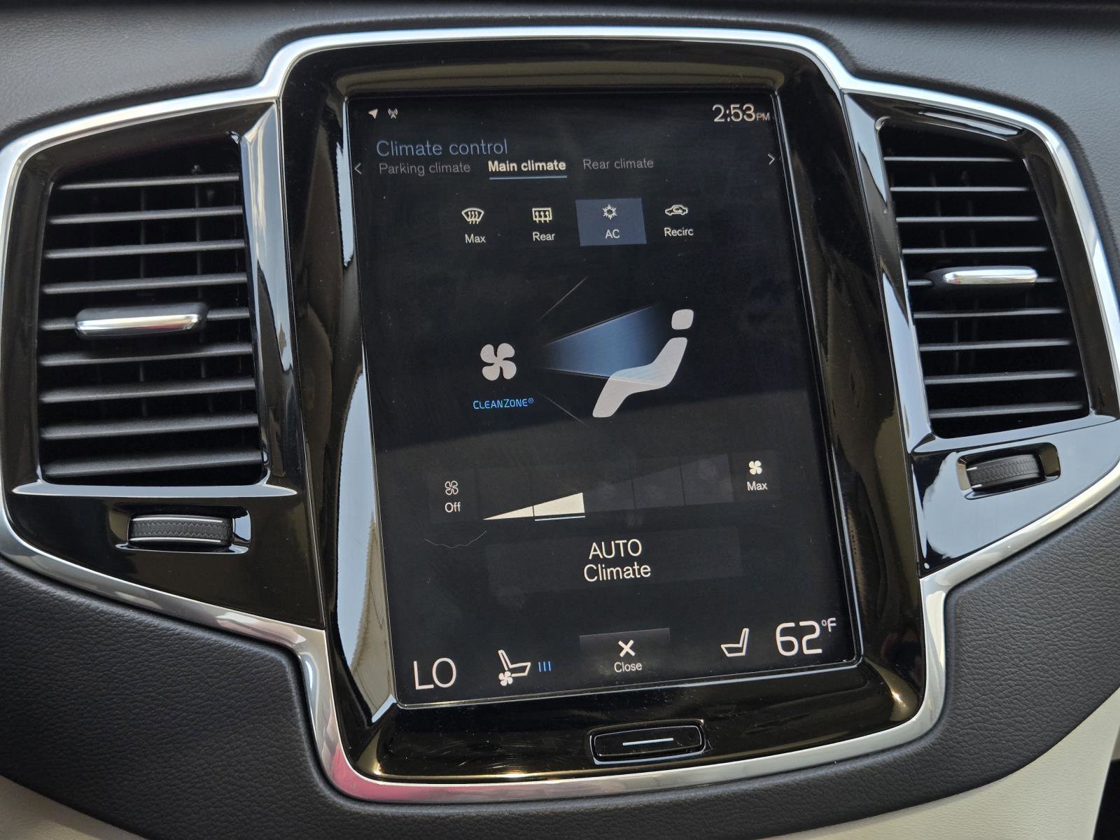 Used 2019 Crystal White Pearl Volvo Inscription image 21