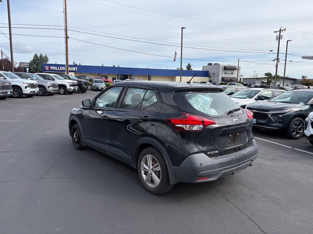 Used 2020 Super Black Nissan S image 7