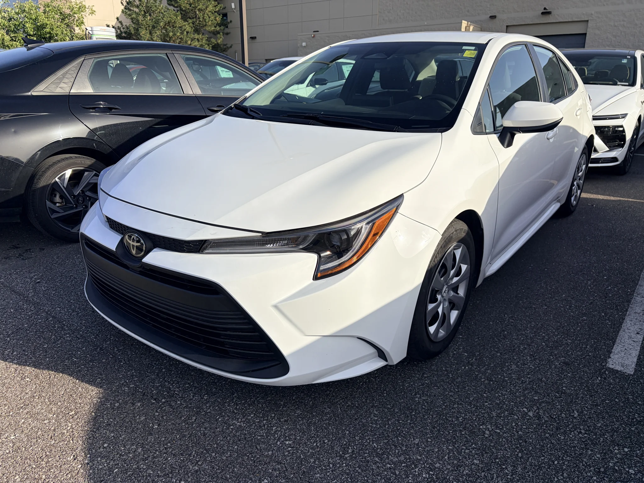 Used 2025 Ice Cap Toyota LE image 1