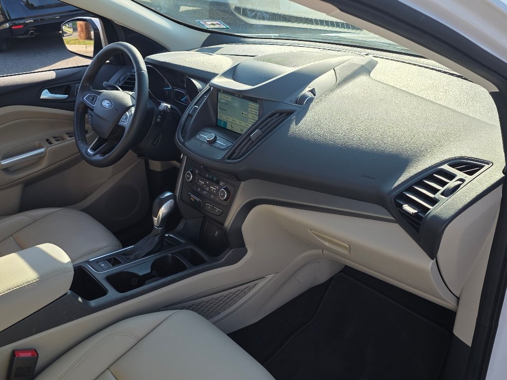 Used 2019 Oxford White Ford SEL image 21