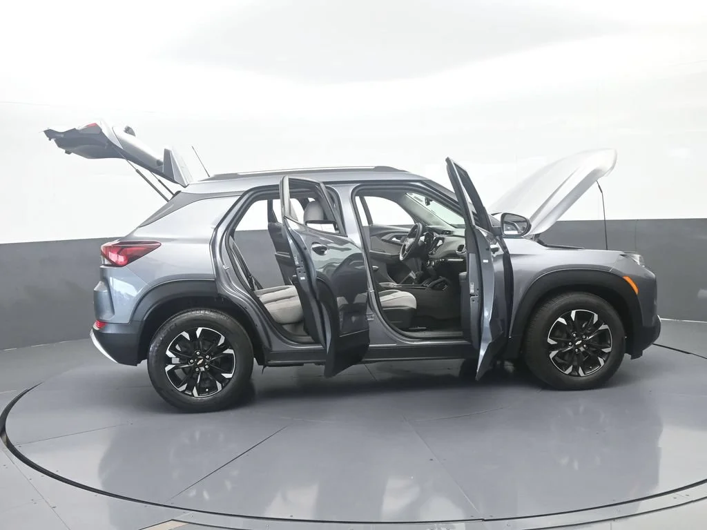 Used 2021 Satin Steel Metallic Chevrolet LT image 69