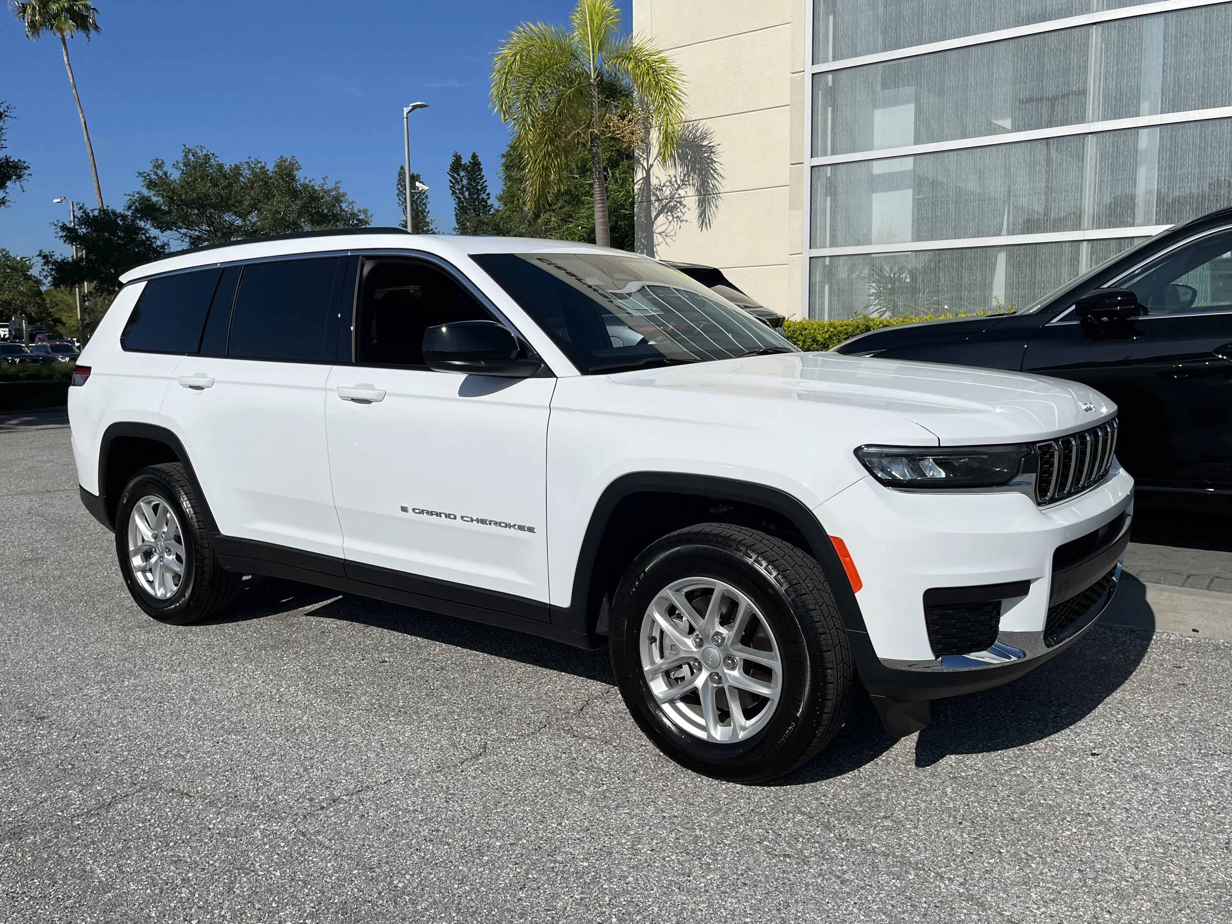 2025 Jeep Grand Cherokee L Laredo - Photo 12