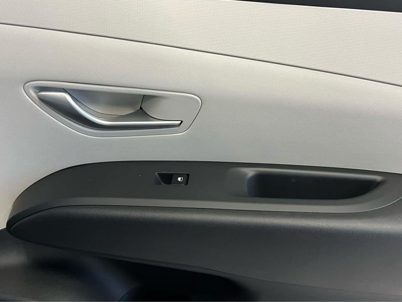 New 2026 Amazon Gray Hyundai SEL image 21