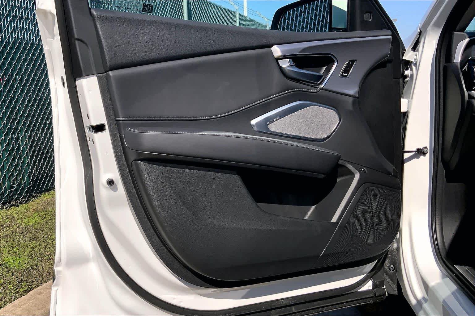 New 2026 Platinum White Pearl Acura w/Technology Package image 10