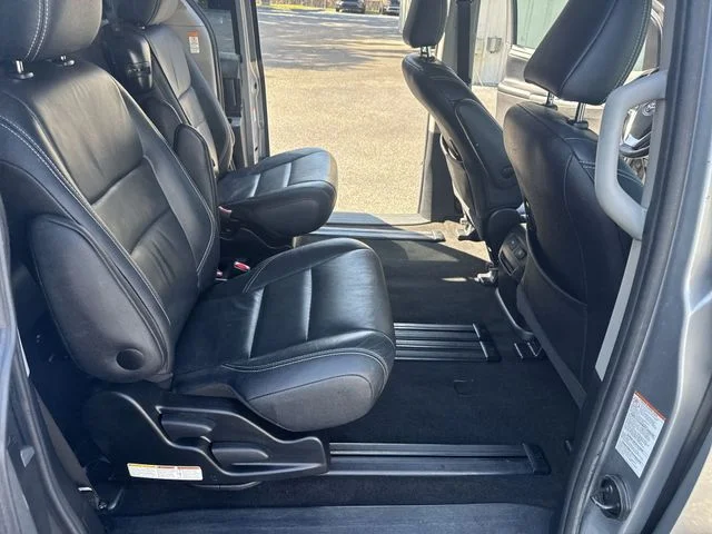 Used 2017 Silver Toyota SE Premium image 11