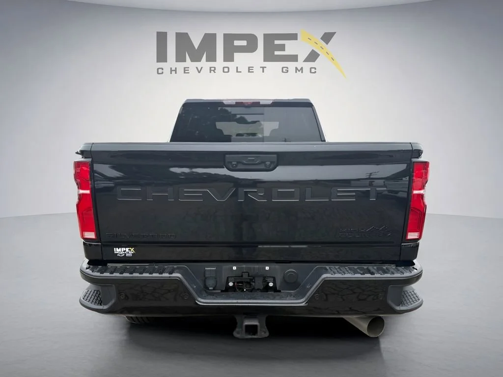 Used 2025 Black Chevrolet High Country image 4