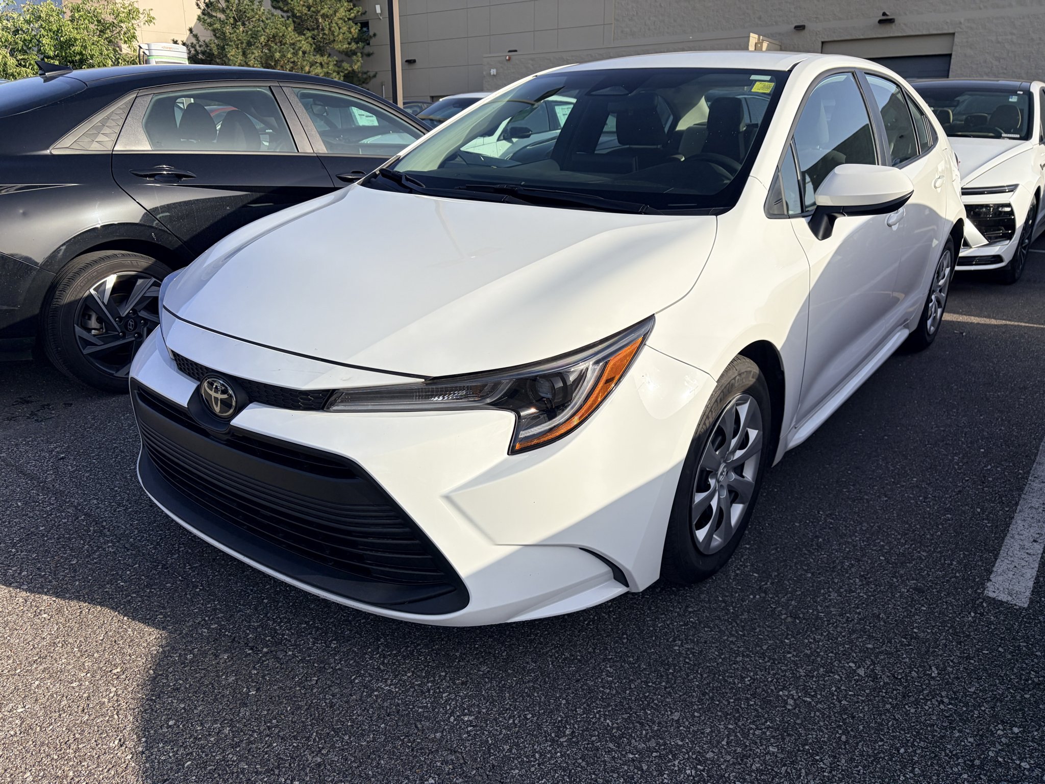 Used 2025 Ice Cap Toyota LE image 1