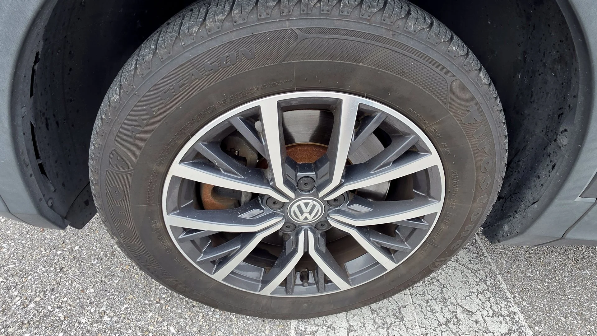 Used 2020 Platinum Gray Metallic Volkswagen 2.0T SE image 9