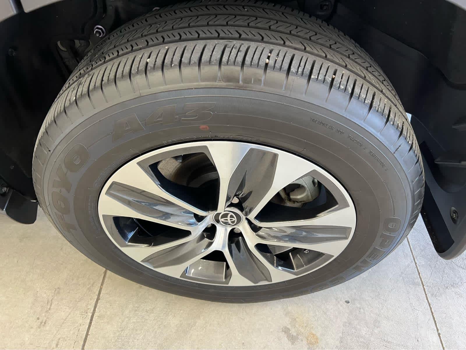 Used 2022 Magnetic Gray Metallic Toyota Hybrid XLE image 9
