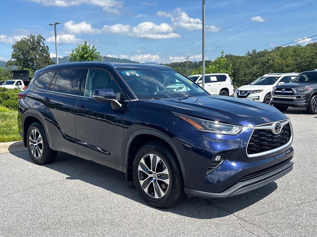 2021 Toyota Highlander XLE - Photo 8