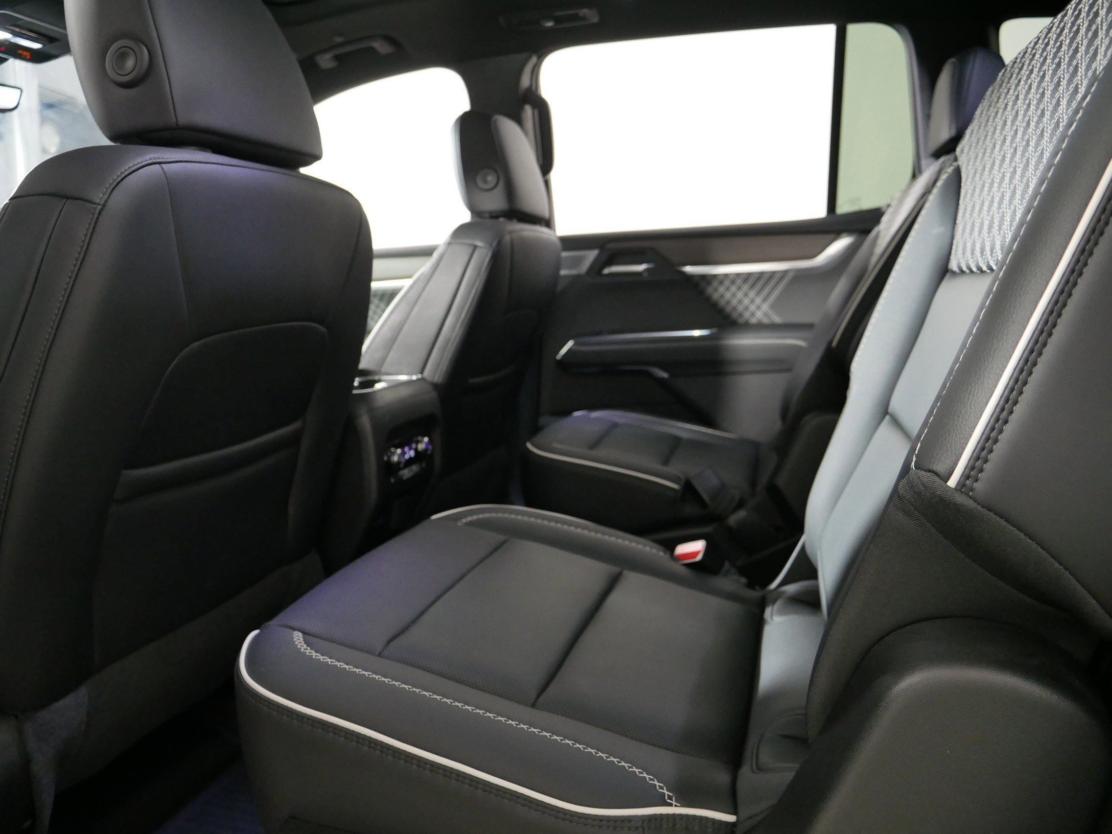 Used 2024 Ebony Twilight Metallic GMC Denali image 32