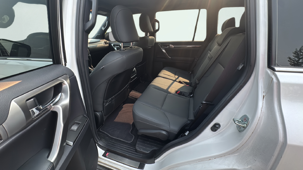 Used 2023 White Lexus 460 image 46