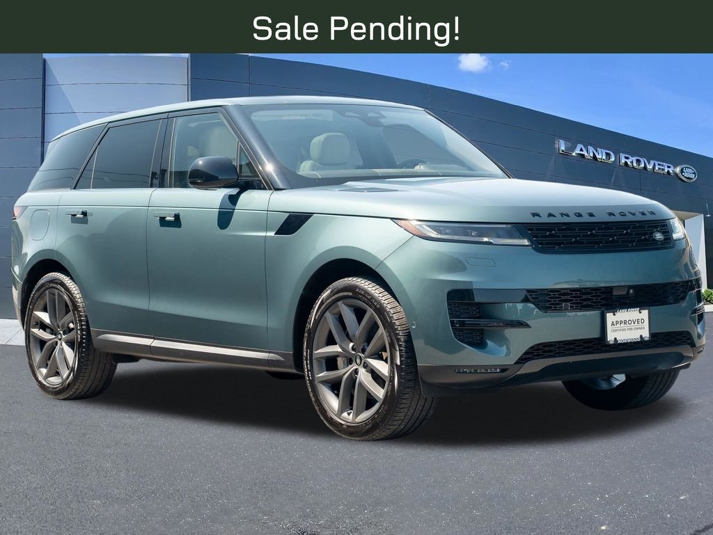 Used 2024 Green Land Rover SE image 3