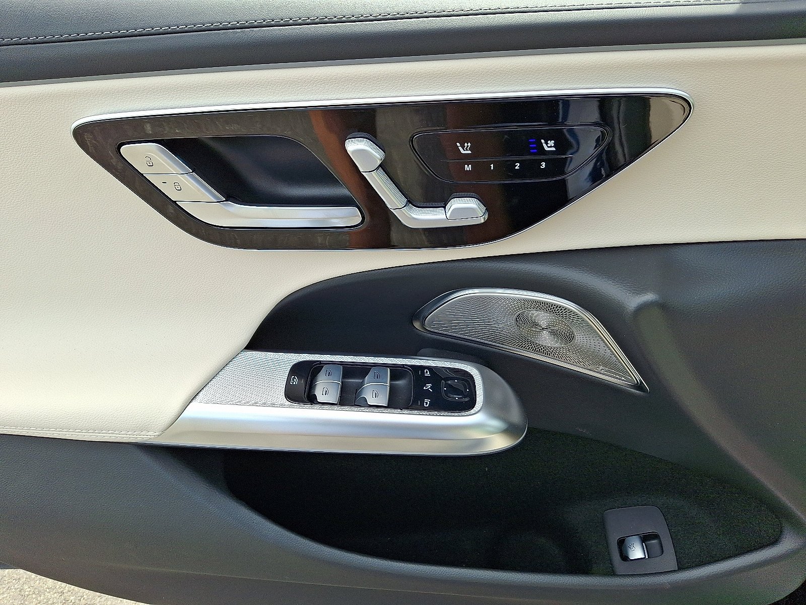 New 2026 Nautical Blue Metallic Mercedes-Benz E 450 image 7