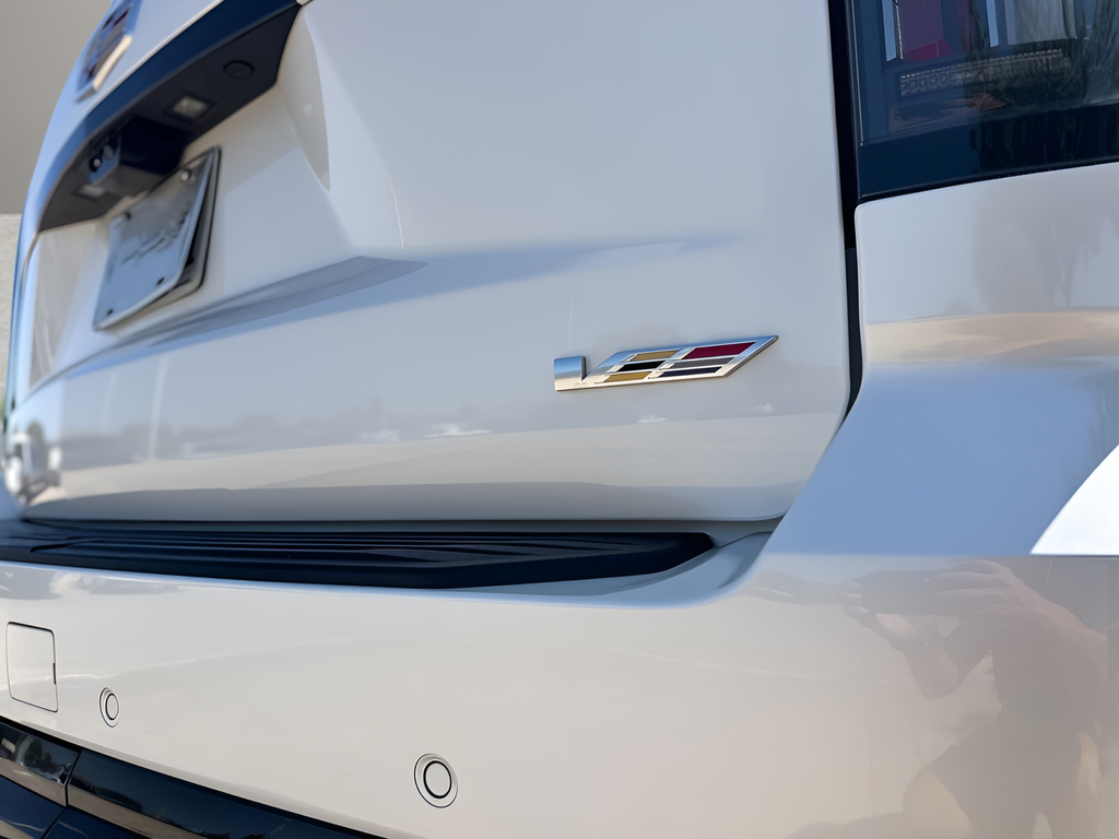 Used 2025 White Cadillac V-Series image 32