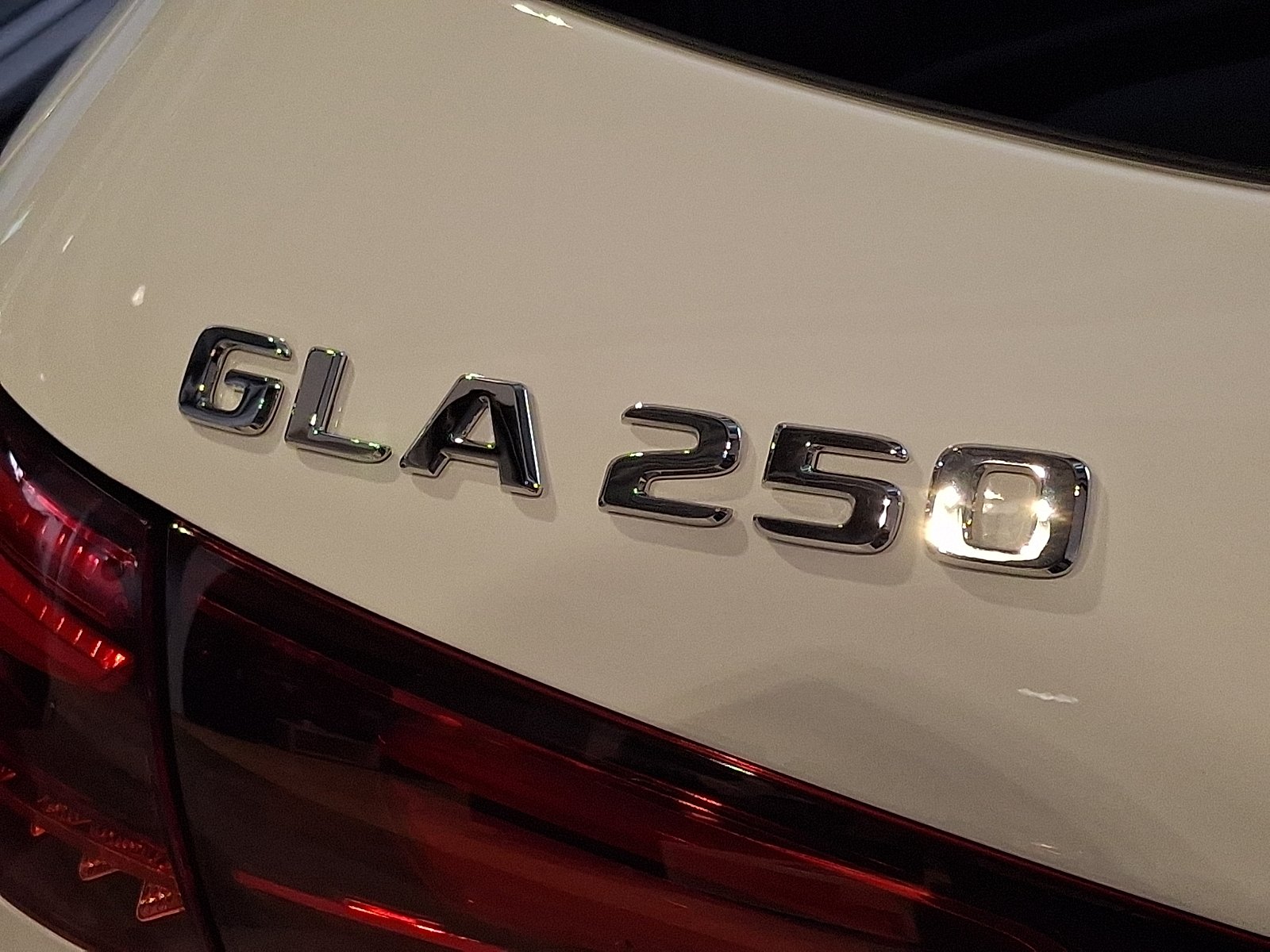 New 2026 Polar White Mercedes-Benz GLA 250 image 18