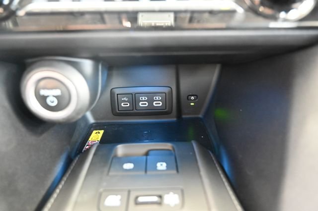 2023 Toyota Venza LE - Photo 20