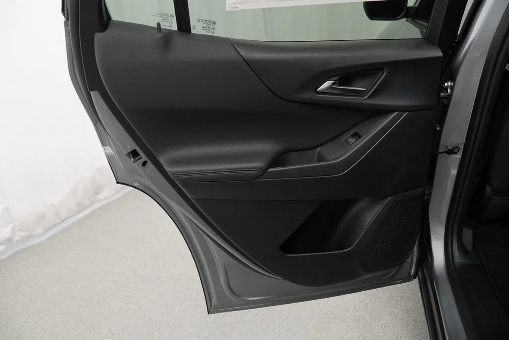 New 2027 Sterling Gray Metallic Chevrolet AWD LT image 22