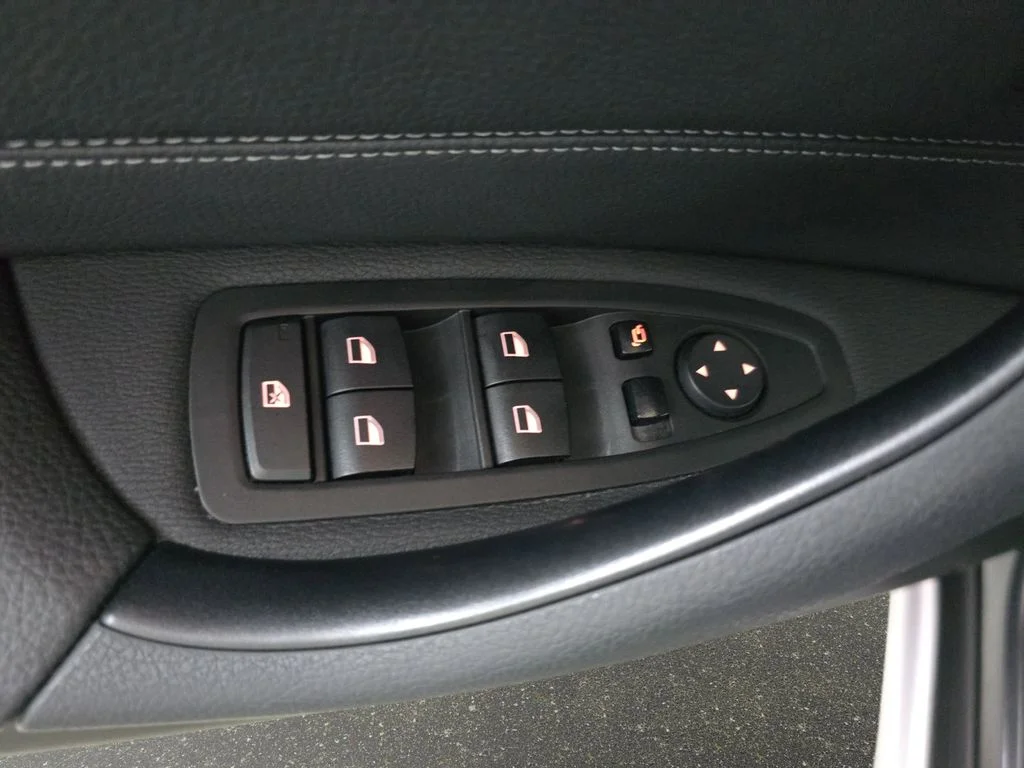Used 2019 Gray BMW xDrive28i image 29