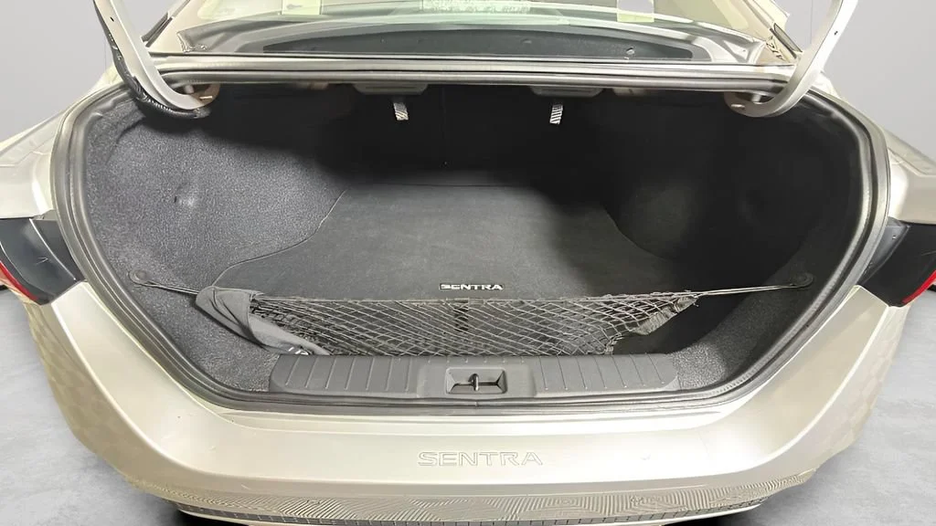 Used 2022 Silver Nissan SV Xtronic CVT image 27