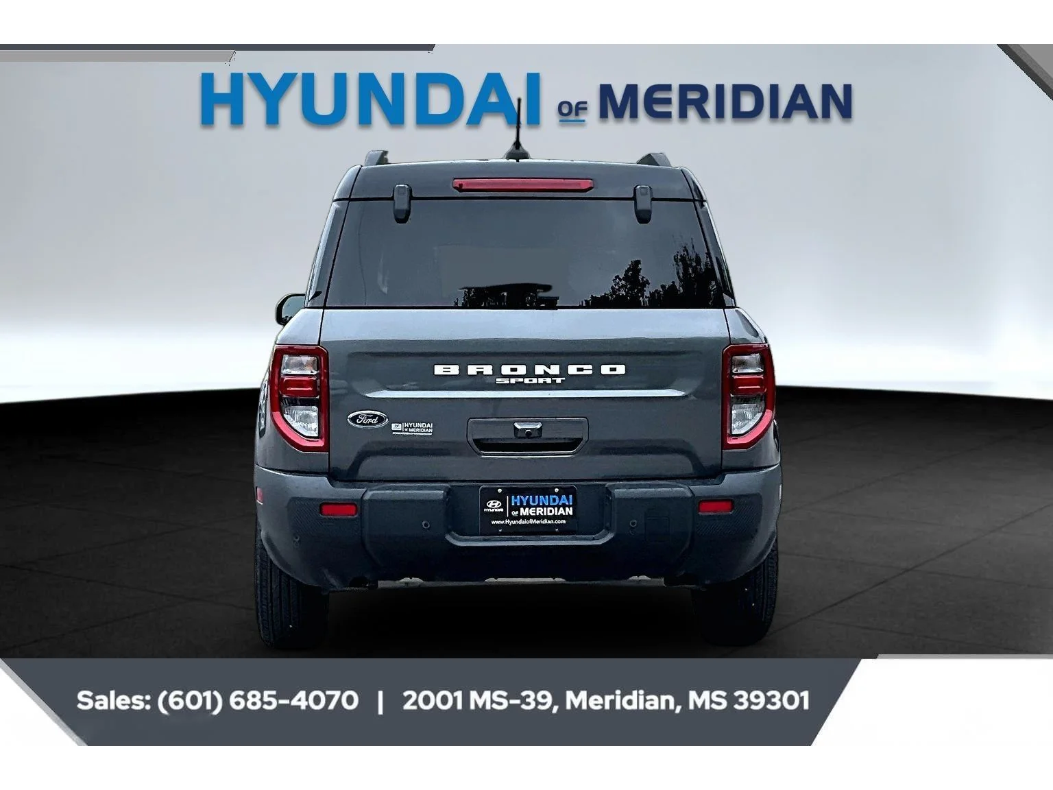 Used 2025 Carbonized Gray Metallic Ford Outer Banks image 4