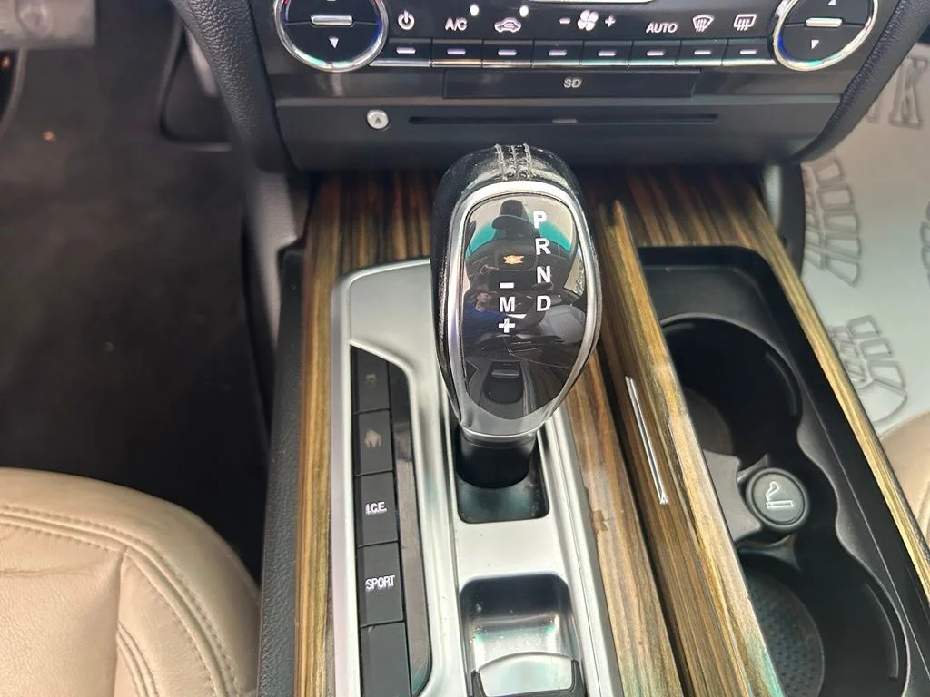 Used 2015 Gray Maserati Base image 8