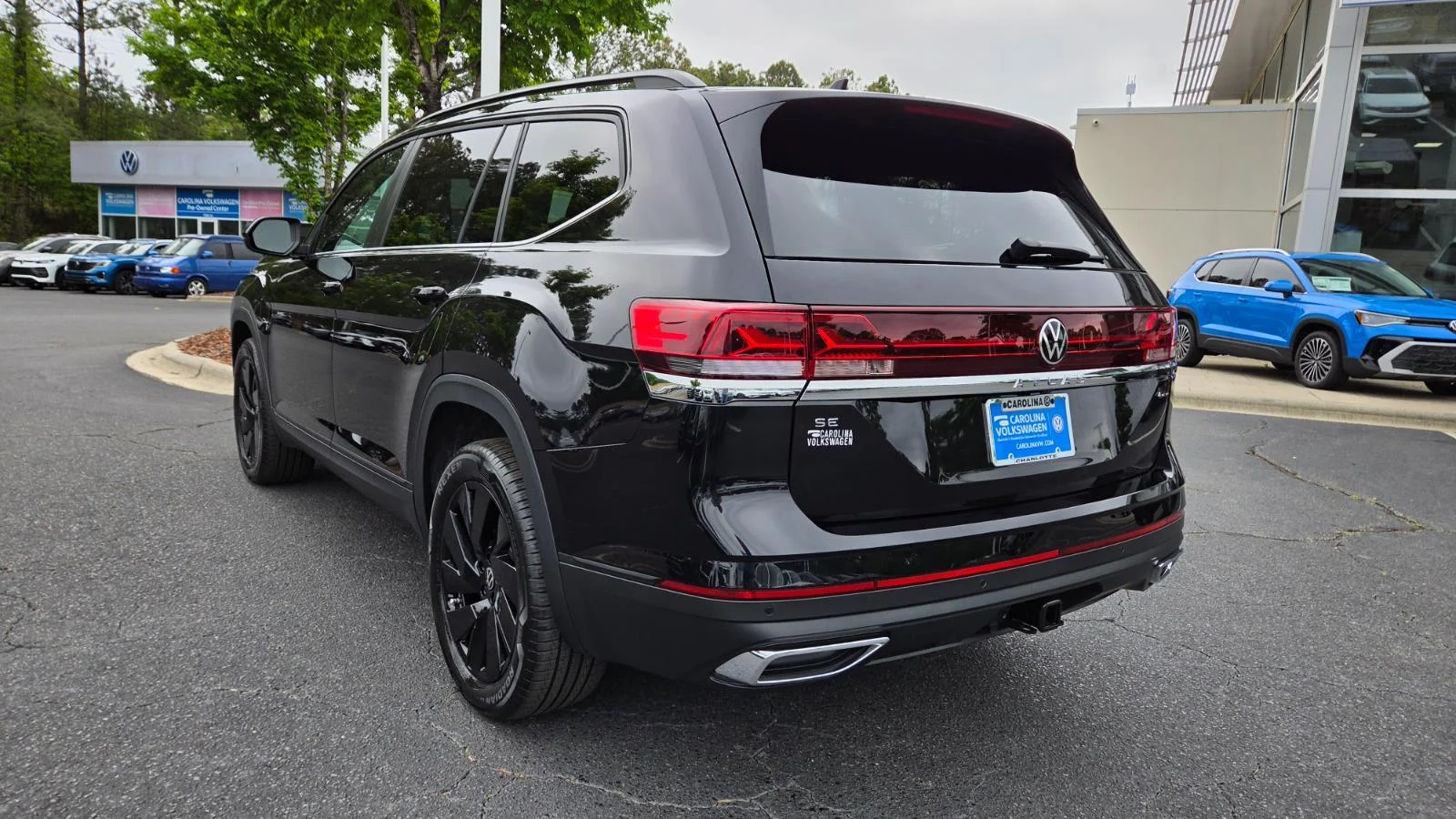 New 2026 Deep Black Pearl Volkswagen 2.0T SE w/Technology image 3