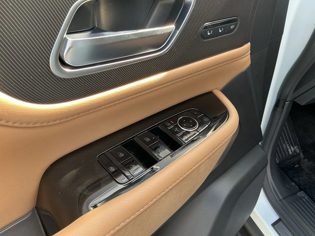 New 2026 RADIANT WHITE INFINITI Luxe 4WD image 19
