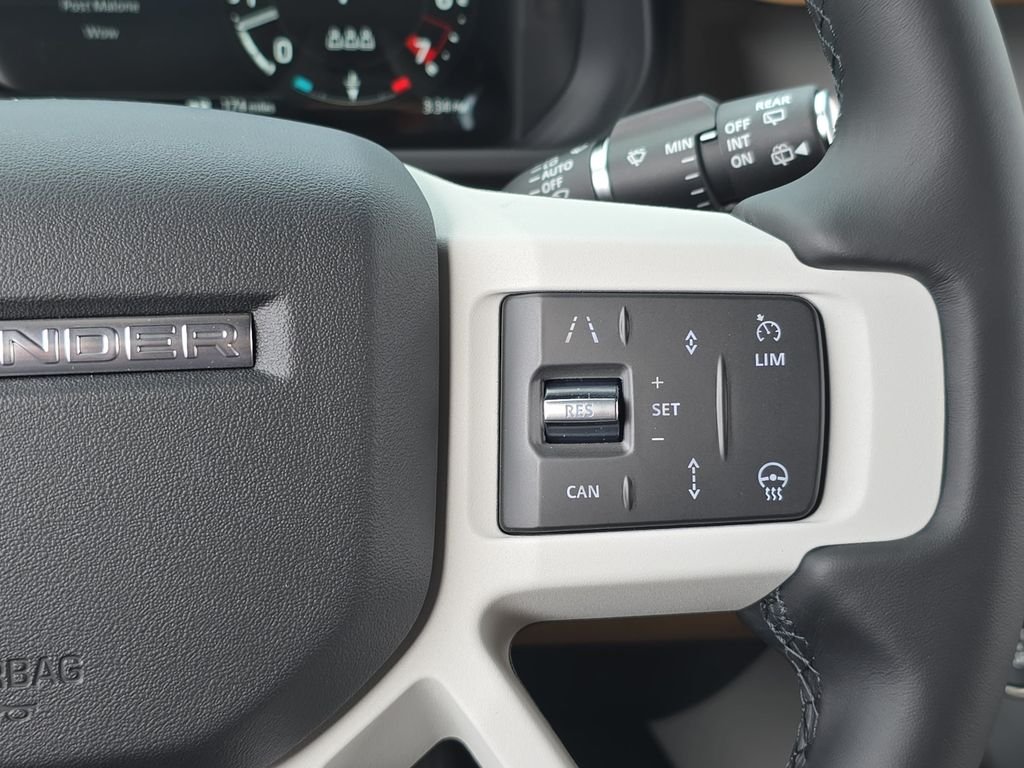 New 2026 Fuji White Land Rover X-Dynamic SE image 18
