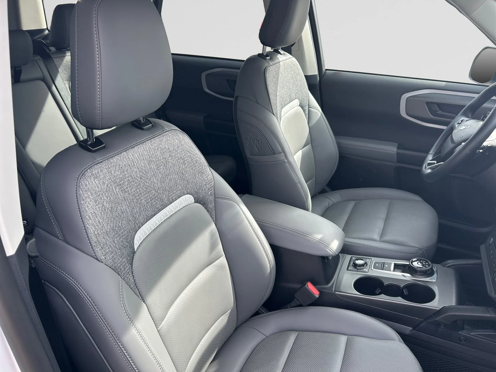 Used 2025 White Ford BADLANDS image 11