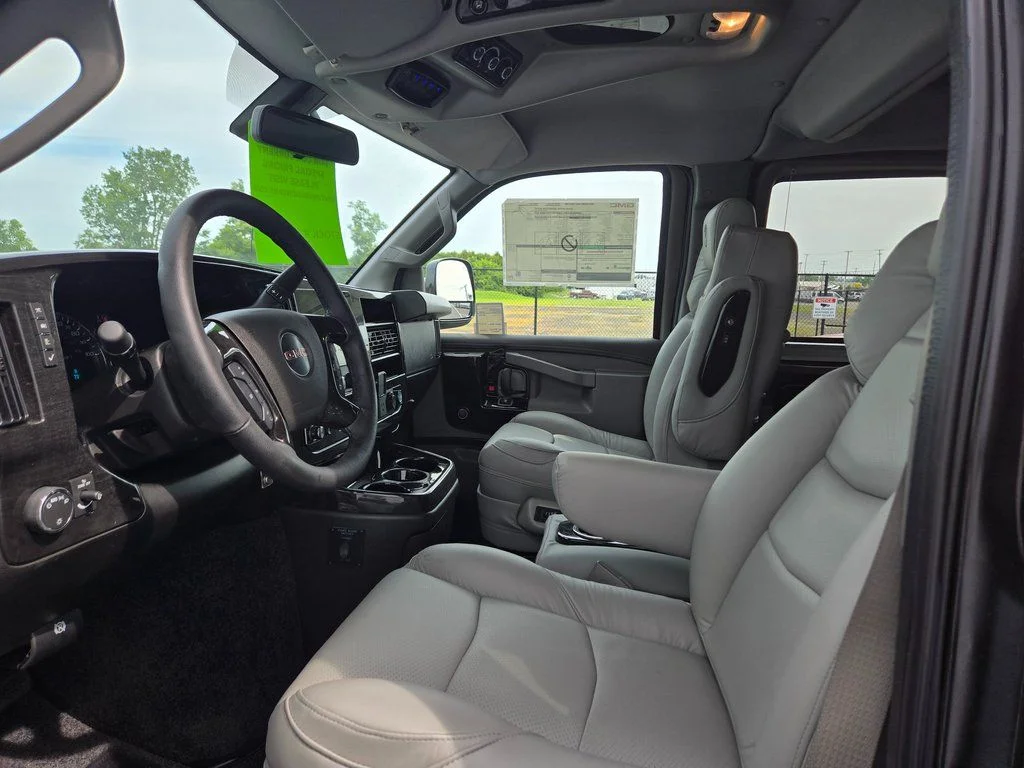 New 2025 Black Fade GMC Explorer Limited SE image 15