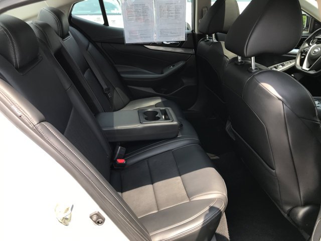 Used 2020 Brilliant Silver Metallic Nissan SL image 27