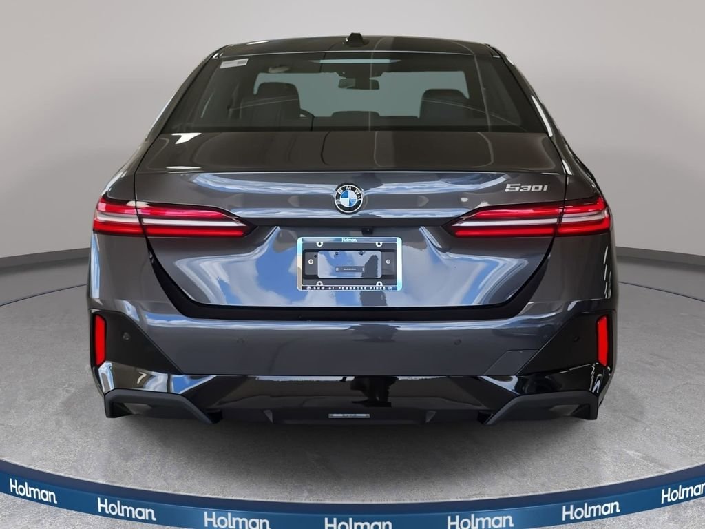 Used 2026 Dark Graphite Metallic BMW 530i image 5