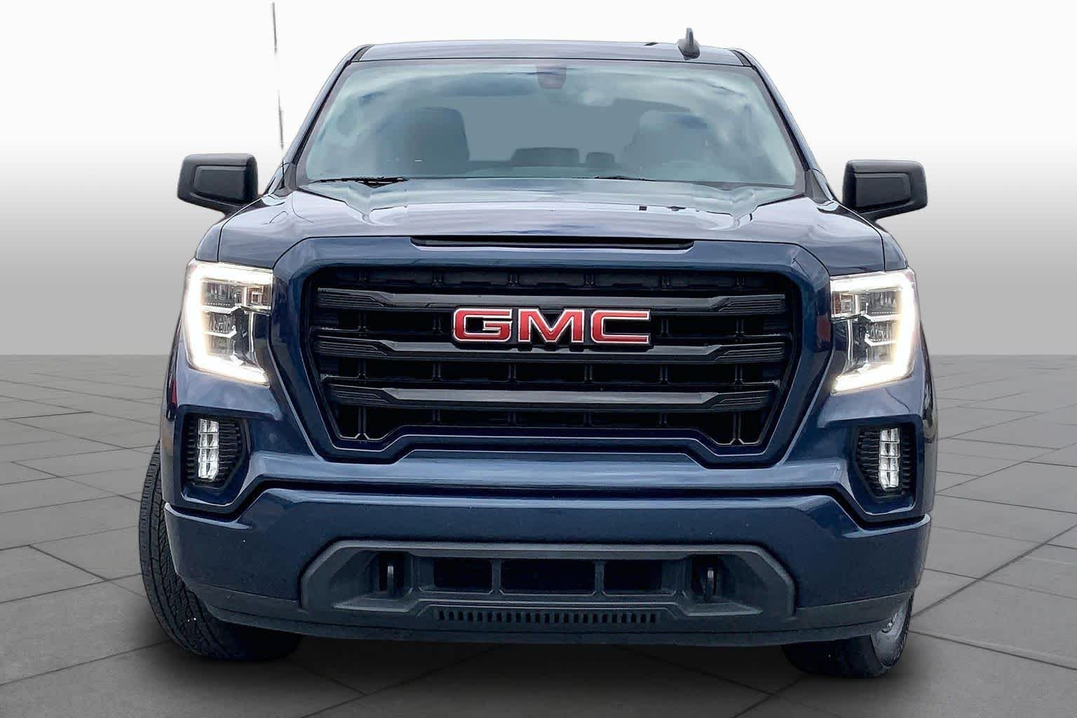 Used 2021 Pacific Blue Metallic GMC Elevation image 4