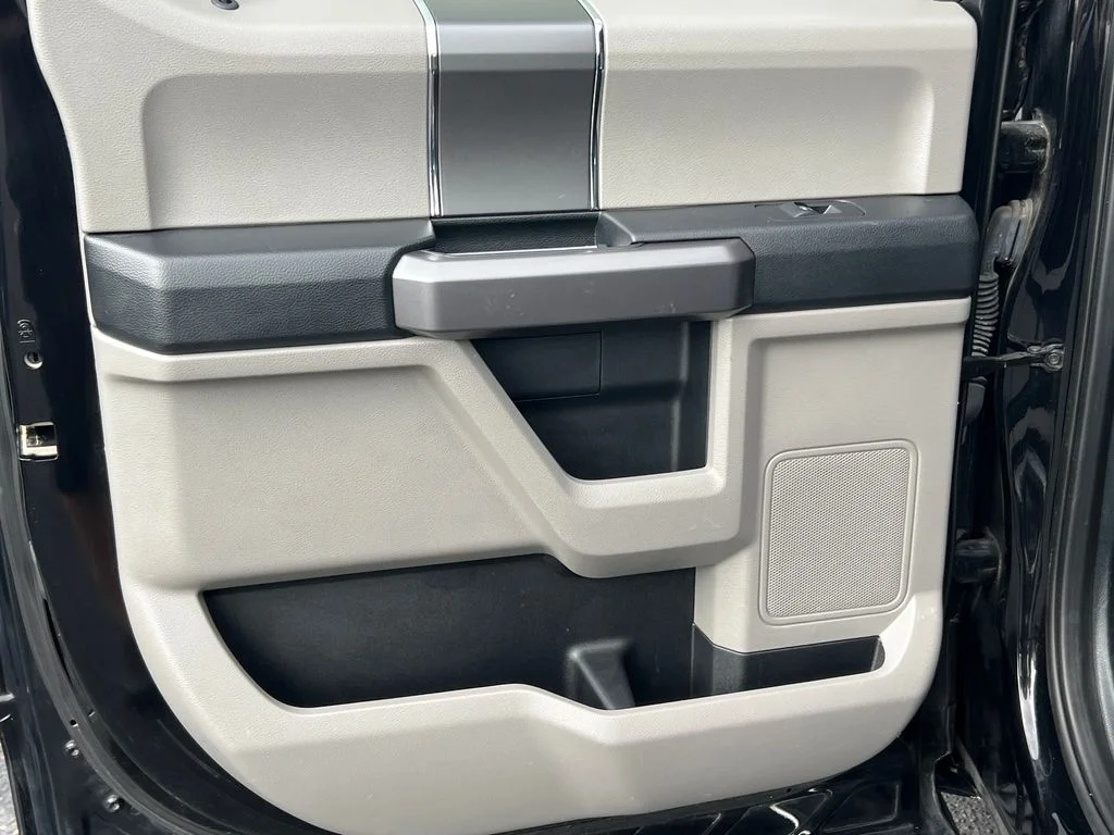 Used 2019 Black Ford XLT image 36