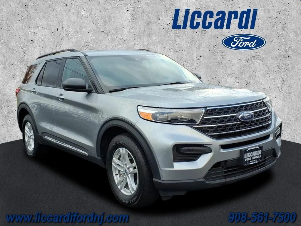 2023 Ford Explorer XLT 4WD's photo