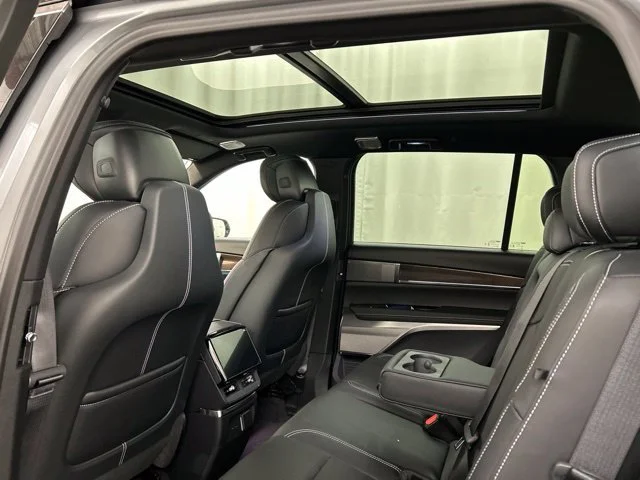 2027 Cadillac VISTIQ Luxury - Photo 23