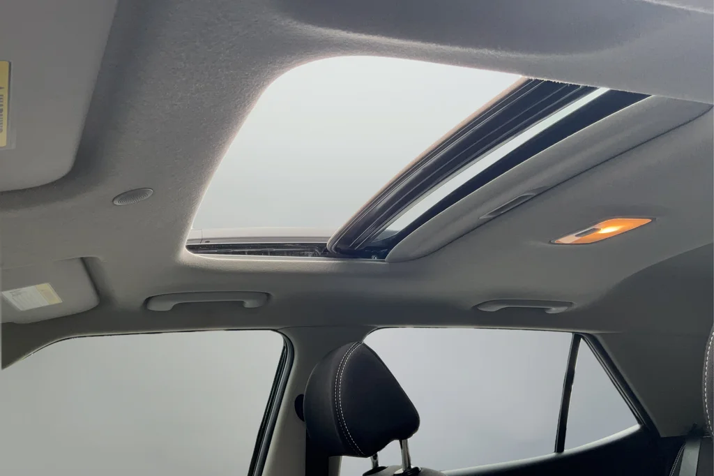 2025 Hyundai Venue SEL - Photo 30