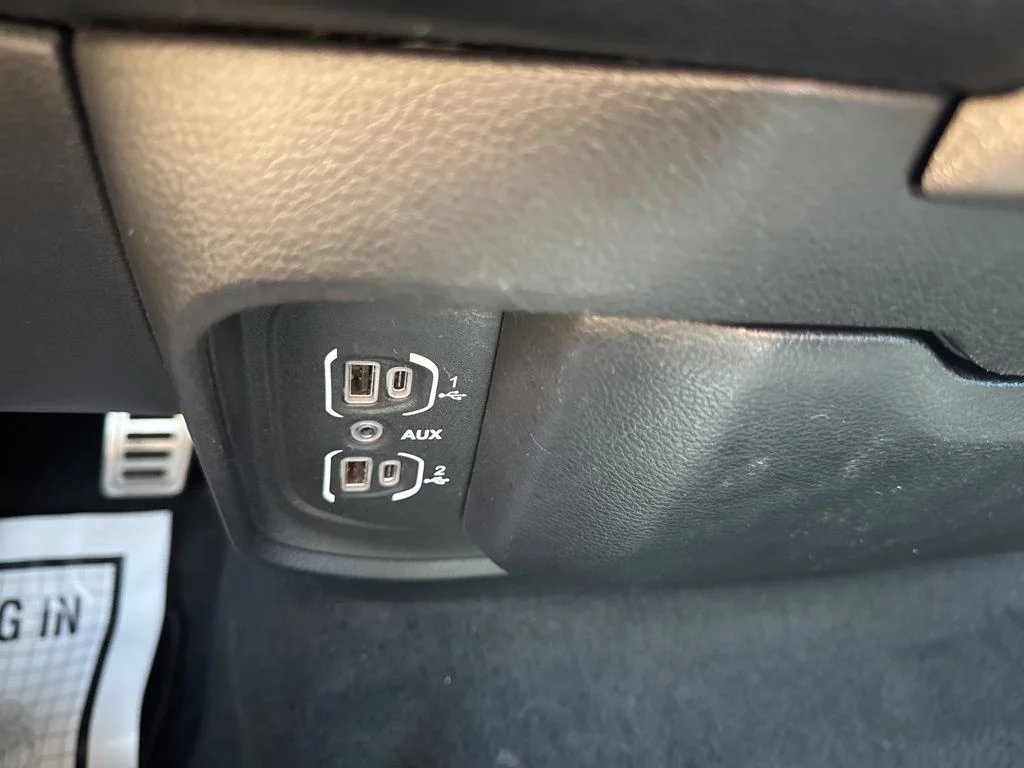 Used 2021 Silver Ram Laramie image 23