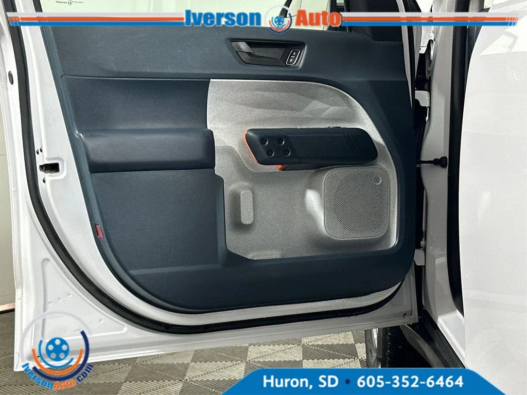 Used 2023 Oxford White Ford XLT image 15
