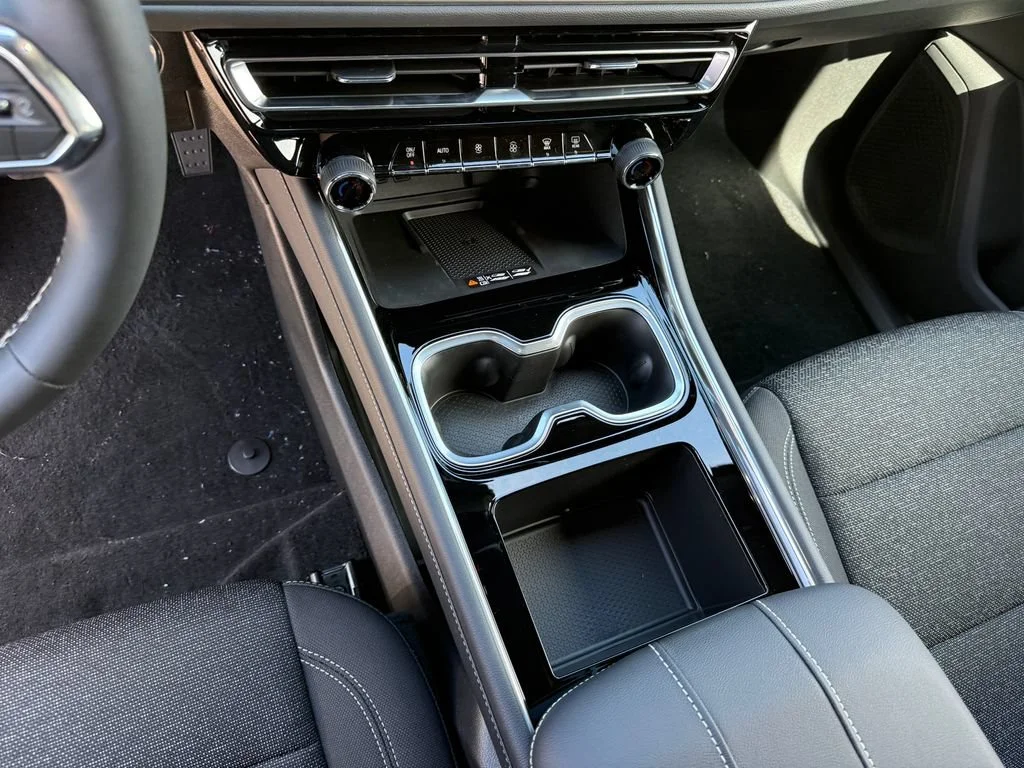 New 2027 Mosaic Black Metallic Chevrolet LT image 17