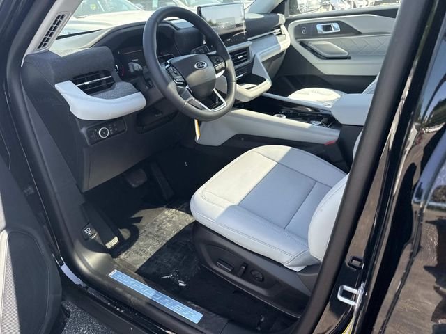 New 2026 Agate Black Metallic Ford Platinum™ image 9