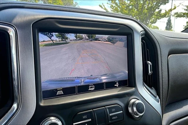 Used 2021 White Frost GMC SLT image 21
