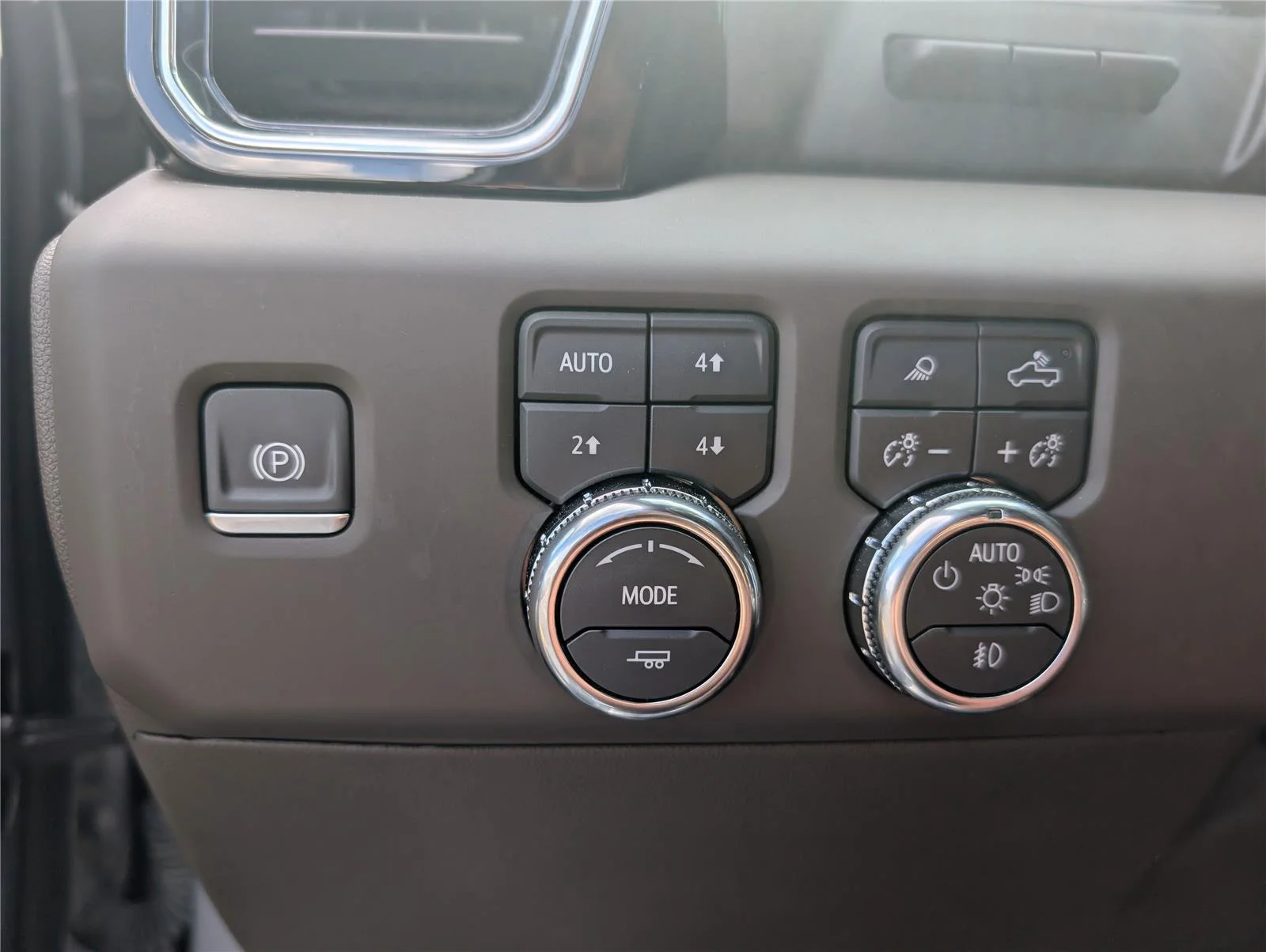 Used 2024 Sterling Metallic GMC Denali image 25