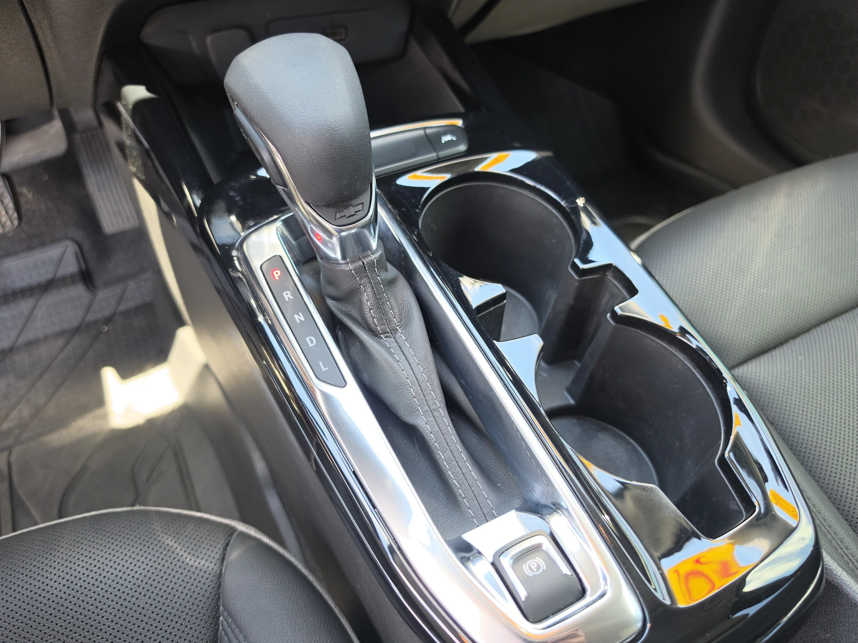 Used 2025 Sterling Gray Metallic Chevrolet ACTIV image 30